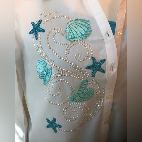 NWT Women's Tia White Button Down Shirt with Ocean Theme Embellishments - Picture 3 of 10
